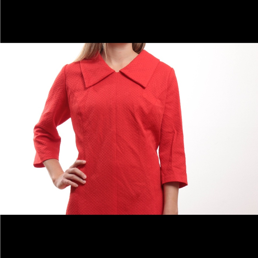 1960s Vintage Red Matelasse Quilted Collared House Dress - Picture 4 of 5